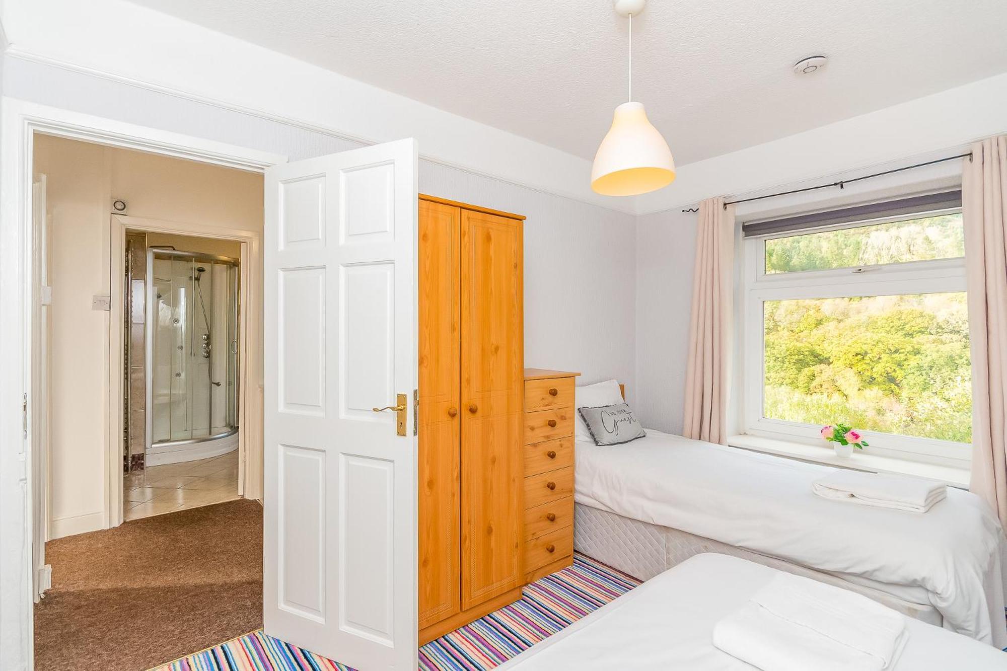 The View Spacious Apartment In Afan Forest Bike Park By Staystaycations Port Talbot Bagian luar foto