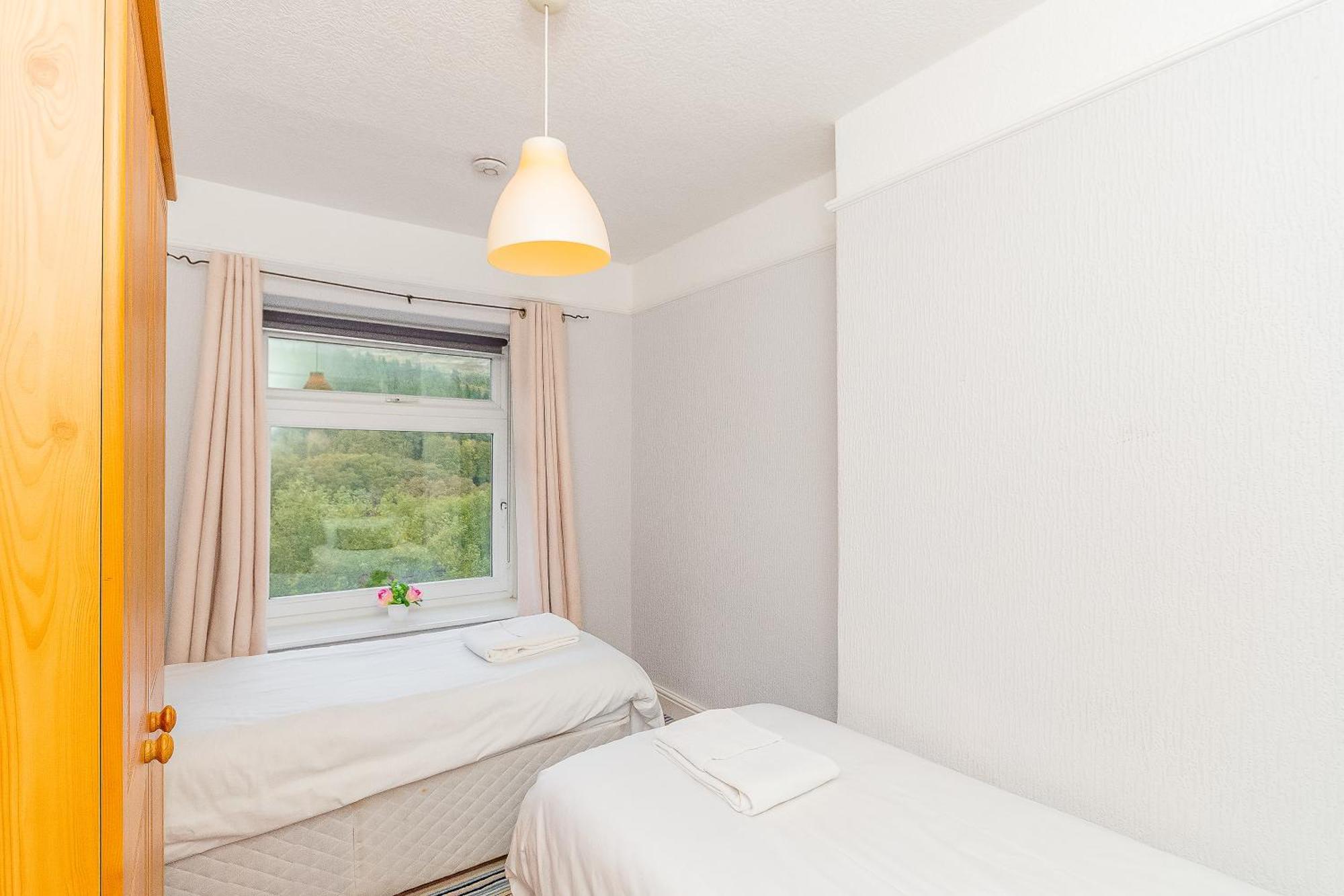 The View Spacious Apartment In Afan Forest Bike Park By Staystaycations Port Talbot Bagian luar foto